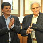 Valero Serer, con el presidente del Nàstic, Josep Maria Andreu, durante un homenaje que le realizaron al exjugador grana.