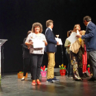 La concejala de Medio Ambiente, Montse Castellarnau, recogiendo el galardón en la gala Flores de Honor 2017.