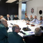 Plano general de la reunión de la Junta Local de Seguridad de Tarragona, en la comisaría de la Guardia Urbana.