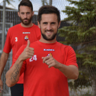 El polivalent aragonès somriu i aixeca el polze durant un entrenament d'aquesta temporada amb el CF Reus.