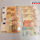 Imatge dels diners requisats pels Mossos d'Esquadra a la detenció.