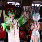 Carnestoltes reivindica un Carnaval de plomes i purpurina