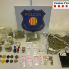 Pla general de la droga i dels efectes intervinguts en l'operatiu policial dels Mossos d'Esquadra que ha permès desmantellar un punt de venda de marihuana a Tortosa. Imatge publicada el 8 de febrer del 2018