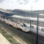 Imagen de archivo de un tren de gran velocidad a la estación del Camp de Tarragona