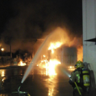 Los camiones han quemado en el exterior de una empresa de gestión de residuos de Reus.