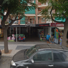 El establecimiento está ubicado en el número 81 del paseo Pau Casals de la Pineda.