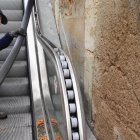 Imagen de los actos vandálicos en las escaleras mecánicas de la calle Vapor, en Tarragona.
