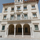 Imatge de la façana de l'Ajuntament d'Amposta.