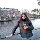 Jaume Mulé, davant un dels coneguts canals d'Amsterdam.
