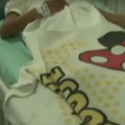 Imatge del menor a l'hospital durant un reportatge emès pel canal colombià NTN24.