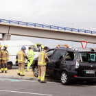 L'accident, un xoc entre una furgoneta i un turisme, ha tingut lloc a la rotonda de les Gavarres.