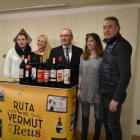 Imatge de la presentació accions promoció Vermut de Reus amb productors, alcalde i regidora de Projecció de Ciutat