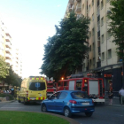 Imagen de los vehículos de Bombers en la avenida Vidal i Barraquer de Reus.