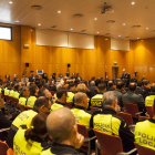 Pla general del saló de plens de l'Ajuntament de Cambrils durant la celebració de la festa patronal de la Policial Local.