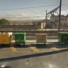 El contenedor quemado estaba situado en la calle de la Estación esquina con calle Catalunya.