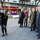 Una de les candidates fa una selfie amb la resta de membres de Junts per Catalunya.