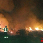 Imatge de l'incendi d'un canyar a Vinebre.