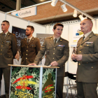 Un grup de militars a l'estand de l'Expojove de l'any passat.