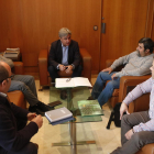 Plan|Plano medio de la reunión de representantes del sindicato Unión de Campesinos (UP) con el subdelegado del gobierno español en Tarragona, Jordi Sierra, el 19 de enero del 2018