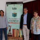 Pla mig dels guardonats dels Premis Literaris Ciutat de Tarragona, Lídia Álvarez, M. Victòria Lovaina i Marc Capdevila.