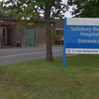 Imagen de la entrada del Hospital del Distrito de Salisbury.