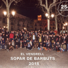 Fotografía de grupo de la 25ª Sopar dels Barbuts del Vendrell.