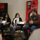 Pla mig dels escriptors Graziella Moreno, Fàtima Llambrich i Sebastià Benassar en una taula rodona del festival 'El Vi Fa Sang' a l'Espluga de Francolí.