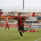 Miguel Linares celebra molt content el gol anotat, que li va servir al seu equip per fer-se amb el triomf.