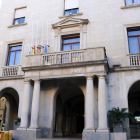 Plano general de la fachada del Ayuntamiento de Figueres.