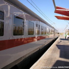 Un tren al baixador de PortAventura, que es mantindrà un cop es desmantellin les vies.