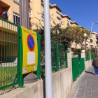 Un dels senyals que hi ha al carrer Guad el Jelú, tot i que els fanals ja estan col·locats.