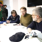 Los diputados de la CUP Vidal Aragonès y Carles Riera, con las exdiputadas Mireia Boya y Eulàlia Reguant, a la reunión del Consejo Político de la CUP.