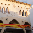 Imatge de la façana de l'Ajuntament de la Bisbal.