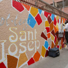 Pintan la fachada del Colegio Sant Josep de Reus