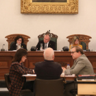 Una imagen del pleno de presupuestos, el pasado 25 de enero, con el alcalde Carles Pellicer en el centro.
