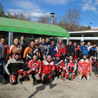 Fotografia de grup dels participants en la 15a Trobada de Motos Veteranes de Muntanya de l'Aleixar.