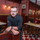 La alianza entre el chef Joan Urgellès y el Espai Prioral rescata el negocio con idéntico aspecto y nueva cocina.