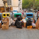 Imatge difosa a les xarxes socials de l'illa de contenidors del carrer de Terol de Salou.