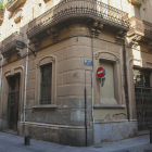 La construcción se encuentra localizada en el número 15 de la calle de Sant Llorenç.