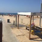Los usuarios con movilidad reducida pueden disfrutar de la playa y del baño con silla anfibia en 3 zonas diferentes de Cambrils: Poniente, Centro o Levante.
