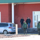 El presidente del Parlament, Roger Torrent, saliendo del centro penitenciario d'Estremera después de visitar a Junqueras y Forn.