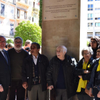 El alcalde ha descubierto una placa en memoria de las personas que sufrieron los bombardeos aéreos de la Guerra Civil en la ciudad.