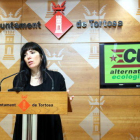 Núria Rodríguez, portavoz de la CUP Tortosa, en la sala de prensa del Ayuntamiento de Tortosa.