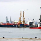 Imatge d'arxiu de diversos vaixells de mercaderies al Port de Tarragona.