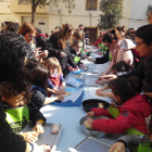 Más de 400 niños participan en los talleres de monas de Vandellòs i l'Hospitalet de l'Infant.