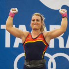 Lidia Valentín, con los brazos en el aire después de ganar uno de los dos oros alcanzados en el pabellón de Constantí ayer.
