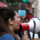Una manifestant a la manifestació de Tarragona contra la sentència de 'La Manada'.