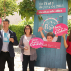 La alcaldesa de Cambrils, Camí Mendoza, y los concejales, Ana López y Lluís Abella, han presentado la nueva edición de la Fira.