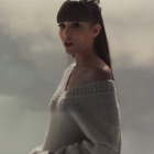 Una imagen del videoclip de 'Teléfono', de Aitana Ocaña.