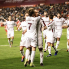 Los jugadores del Albacete celebran uno de los dos goles.